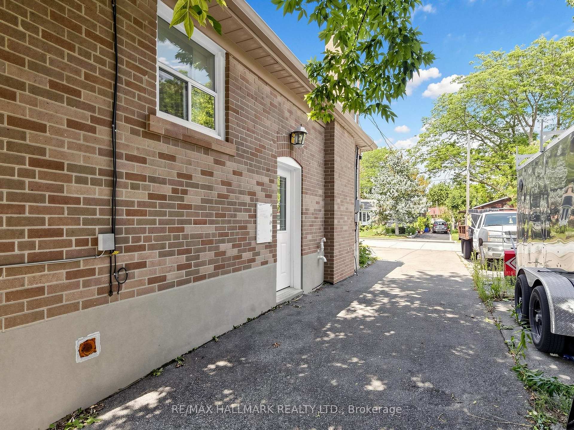Photo 32 of 79 Cartier Crescent, Richmond Hill, Crosby — HOMEH