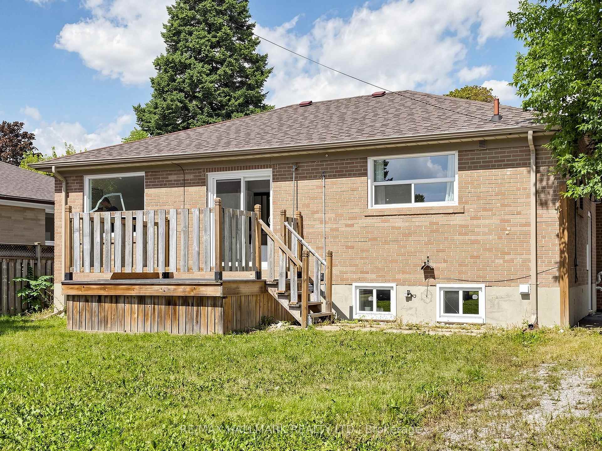 Photo 33 of 79 Cartier Crescent, Richmond Hill, Crosby — HOMEH
