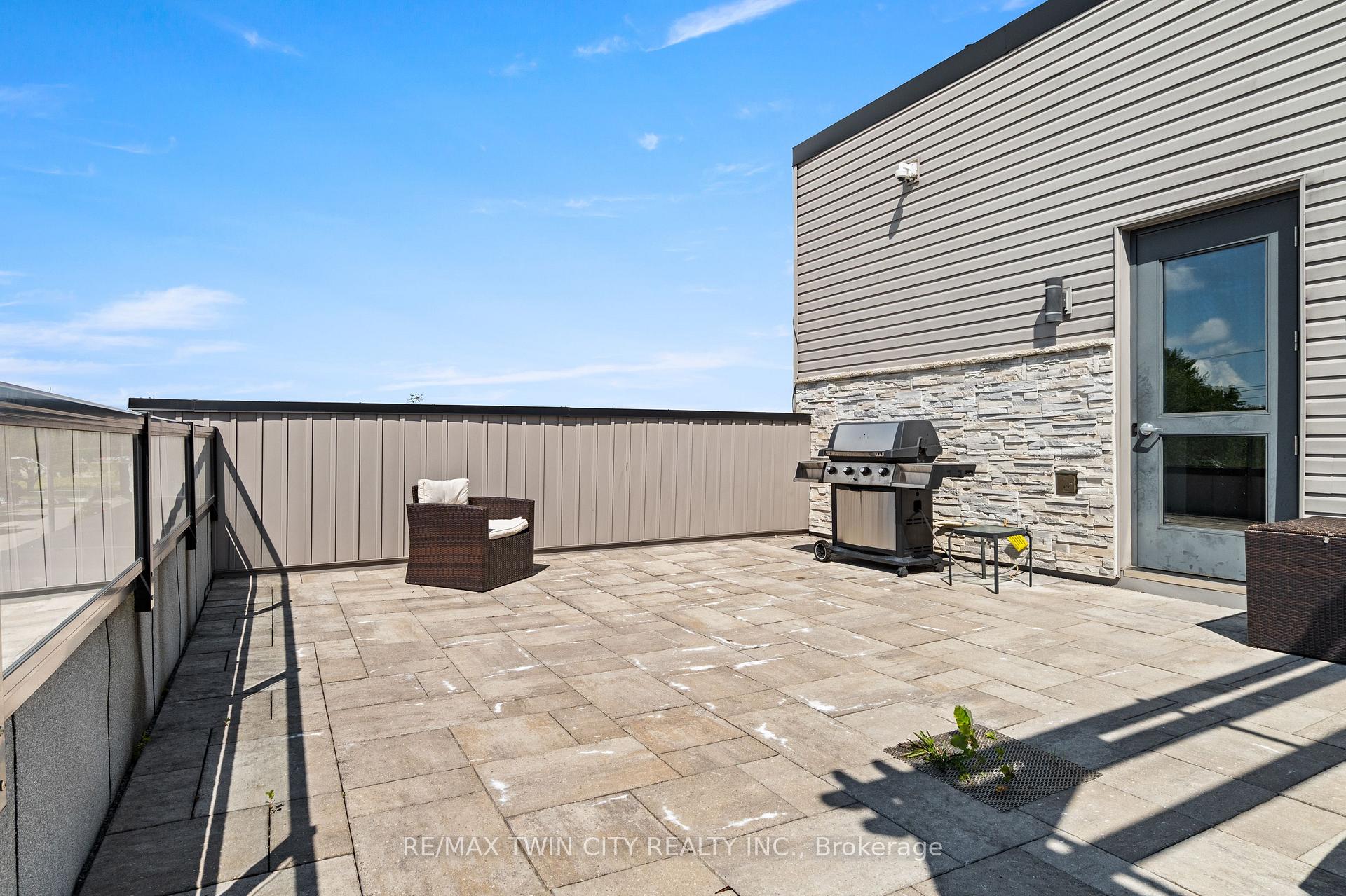 Photo 42 of Unit 207, Building A, 85 Morrell Street, Brantford, Holmesdale-Lansdowne — HOMEH