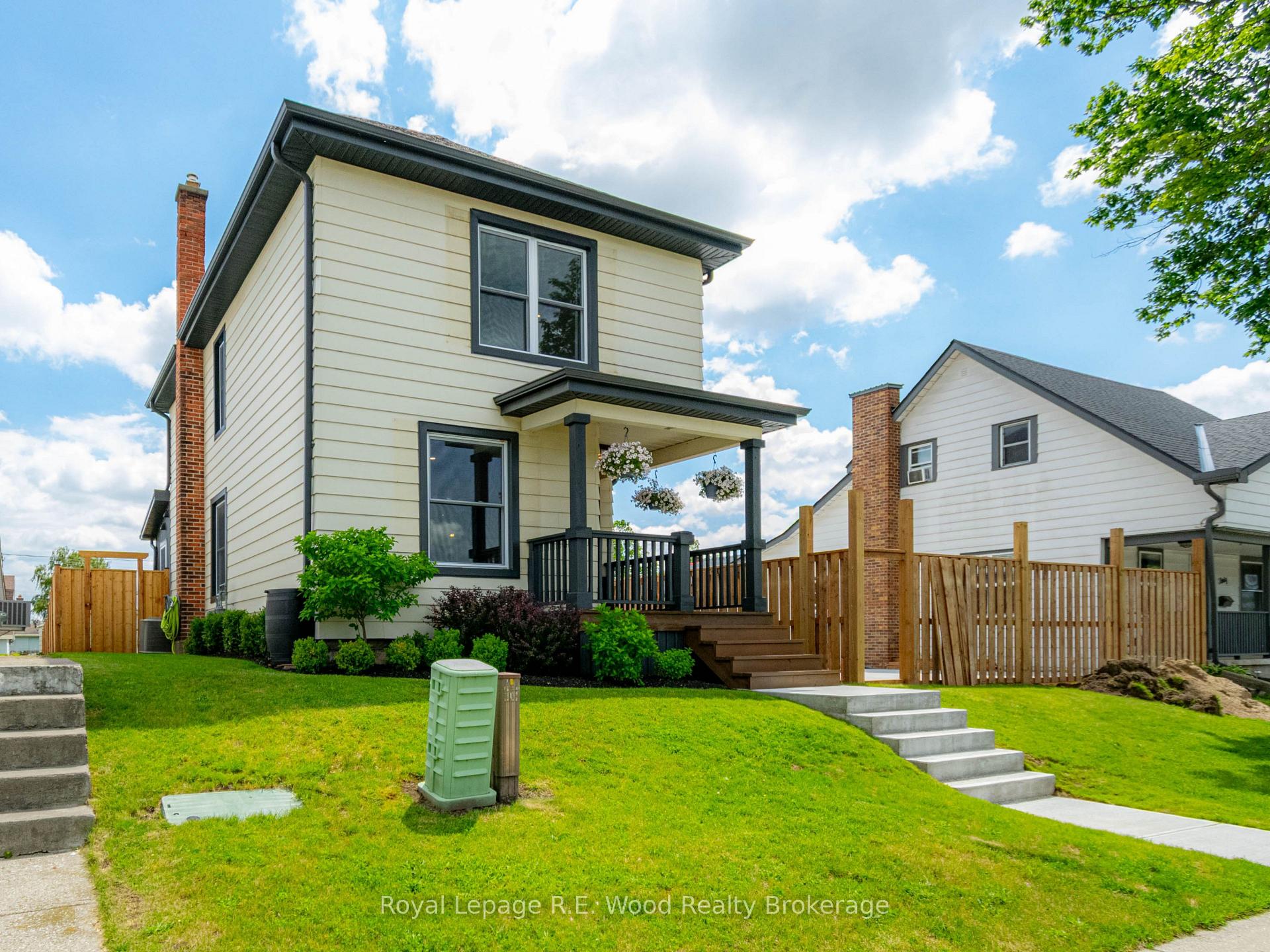 Photo 1 of 34 King Street, Tillsonburg — HOMEH