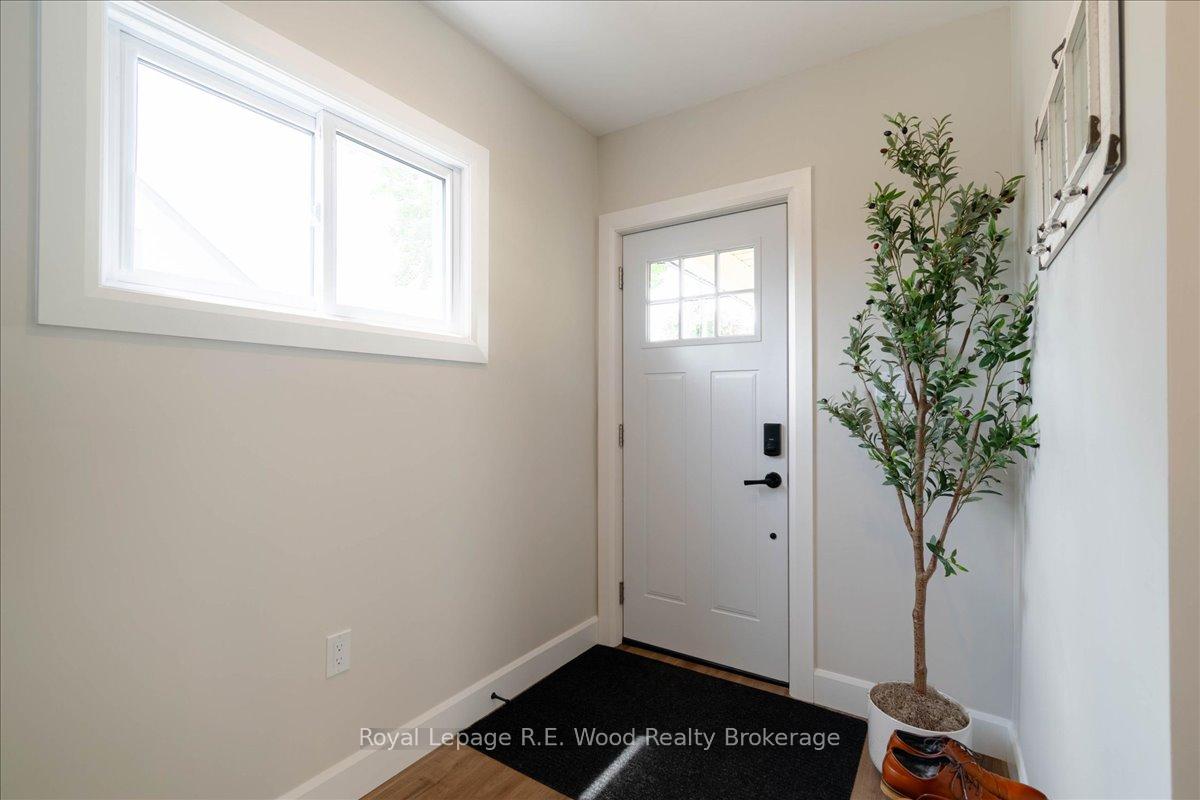 Photo 4 of 34 King Street, Tillsonburg — HOMEH