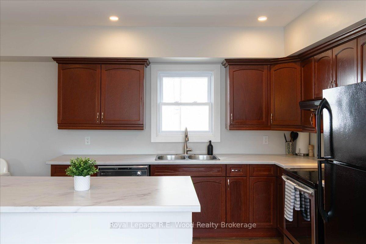 Photo 13 of 34 King Street, Tillsonburg — HOMEH