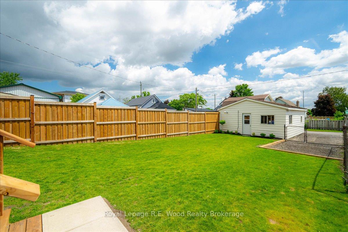 Photo 32 of 34 King Street, Tillsonburg — HOMEH