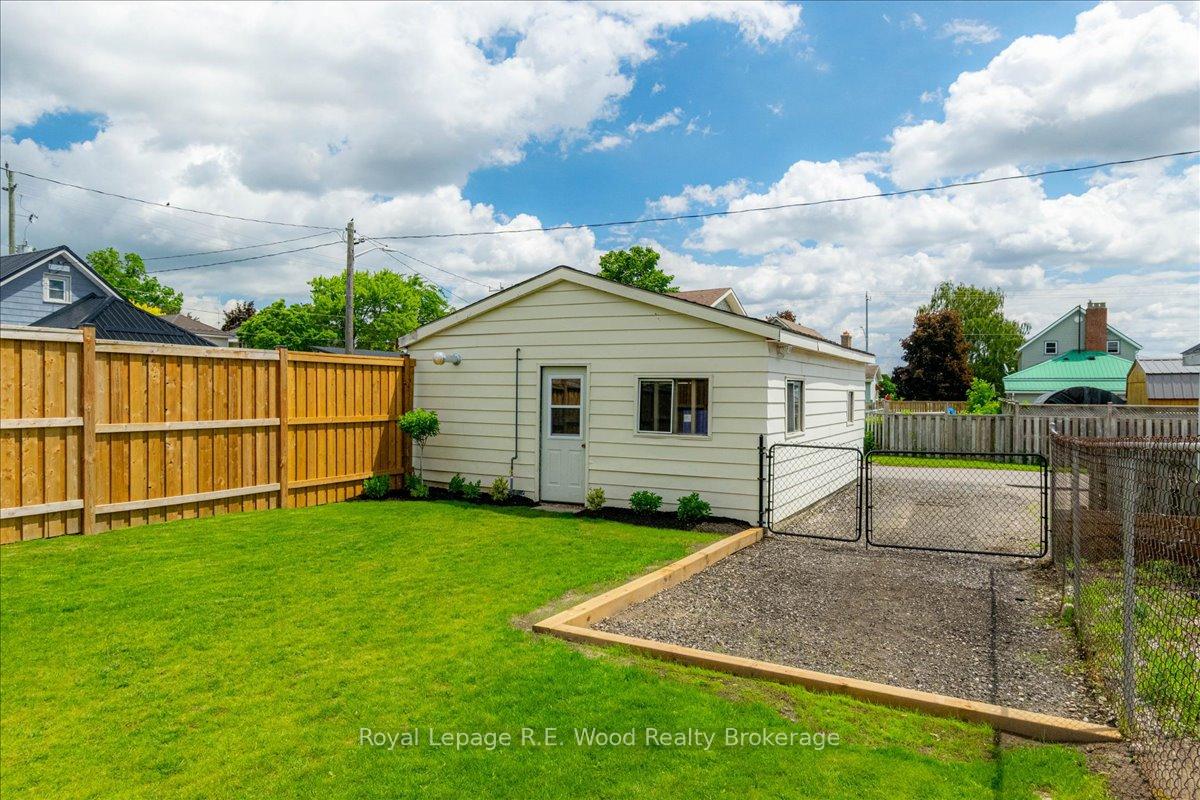 Photo 33 of 34 King Street, Tillsonburg — HOMEH