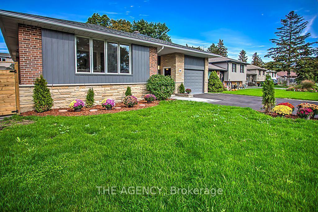 Photo 1 of 14 Wareside Road, Etobicoke, Etobicoke West Mall — HOMEH