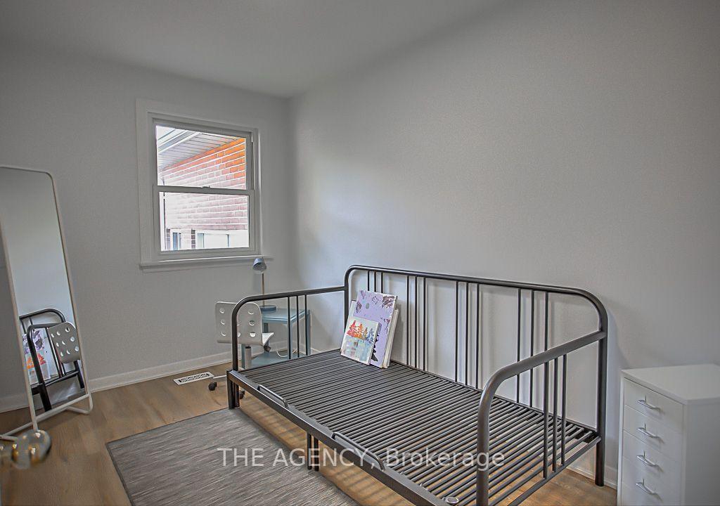 Photo 11 of 14 Wareside Road, Etobicoke, Etobicoke West Mall — HOMEH