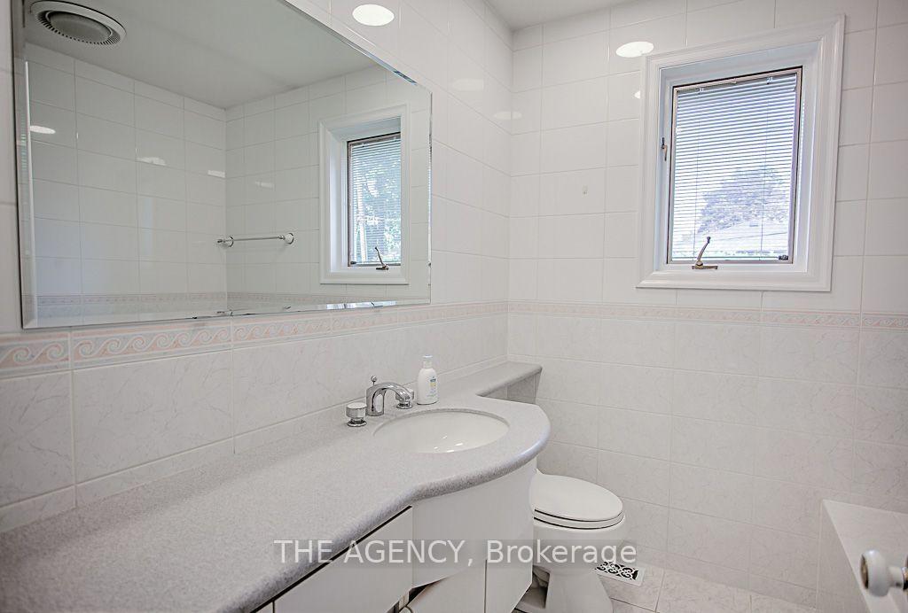 Photo 12 of 14 Wareside Road, Etobicoke, Etobicoke West Mall — HOMEH