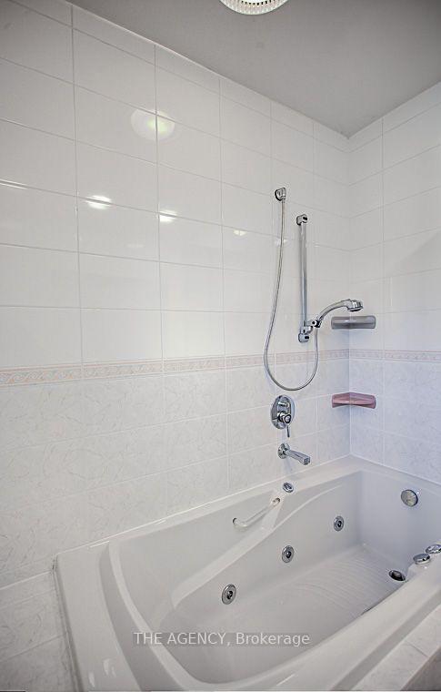 Photo 14 of 14 Wareside Road, Etobicoke, Etobicoke West Mall — HOMEH