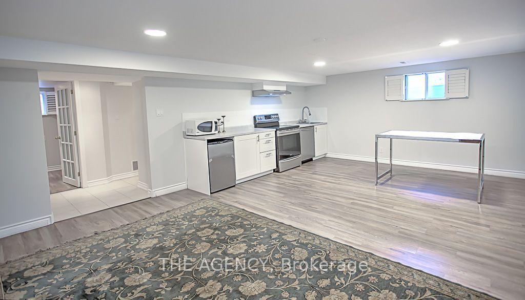Photo 18 of 14 Wareside Road, Etobicoke, Etobicoke West Mall — HOMEH