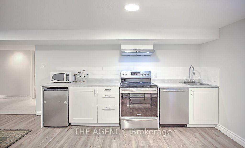 Photo 19 of 14 Wareside Road, Etobicoke, Etobicoke West Mall — HOMEH