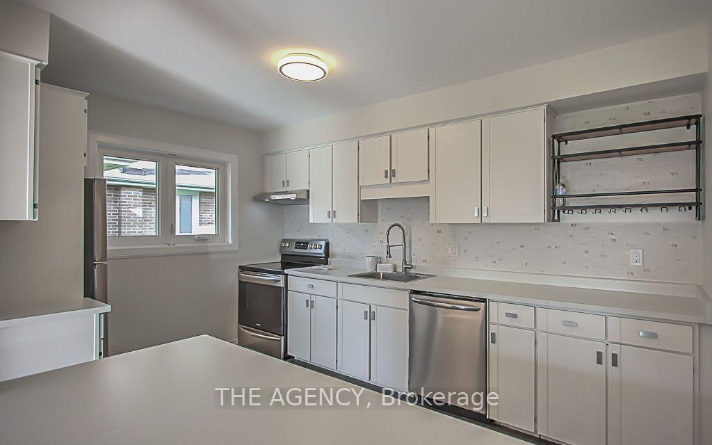 Photo 20 of 14 Wareside Road, Etobicoke, Etobicoke West Mall — HOMEH