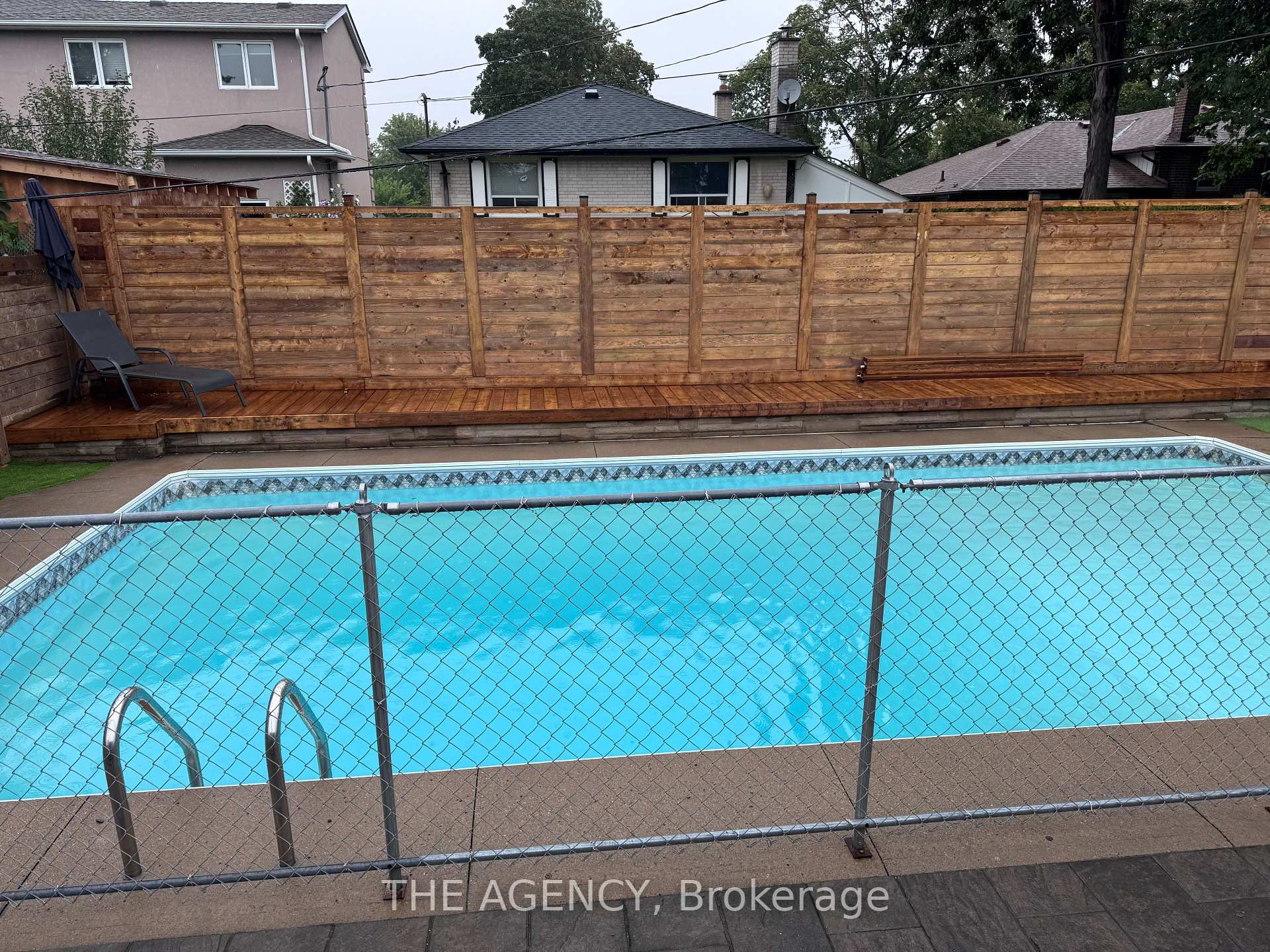 Photo 23 of 14 Wareside Road, Etobicoke, Etobicoke West Mall — HOMEH
