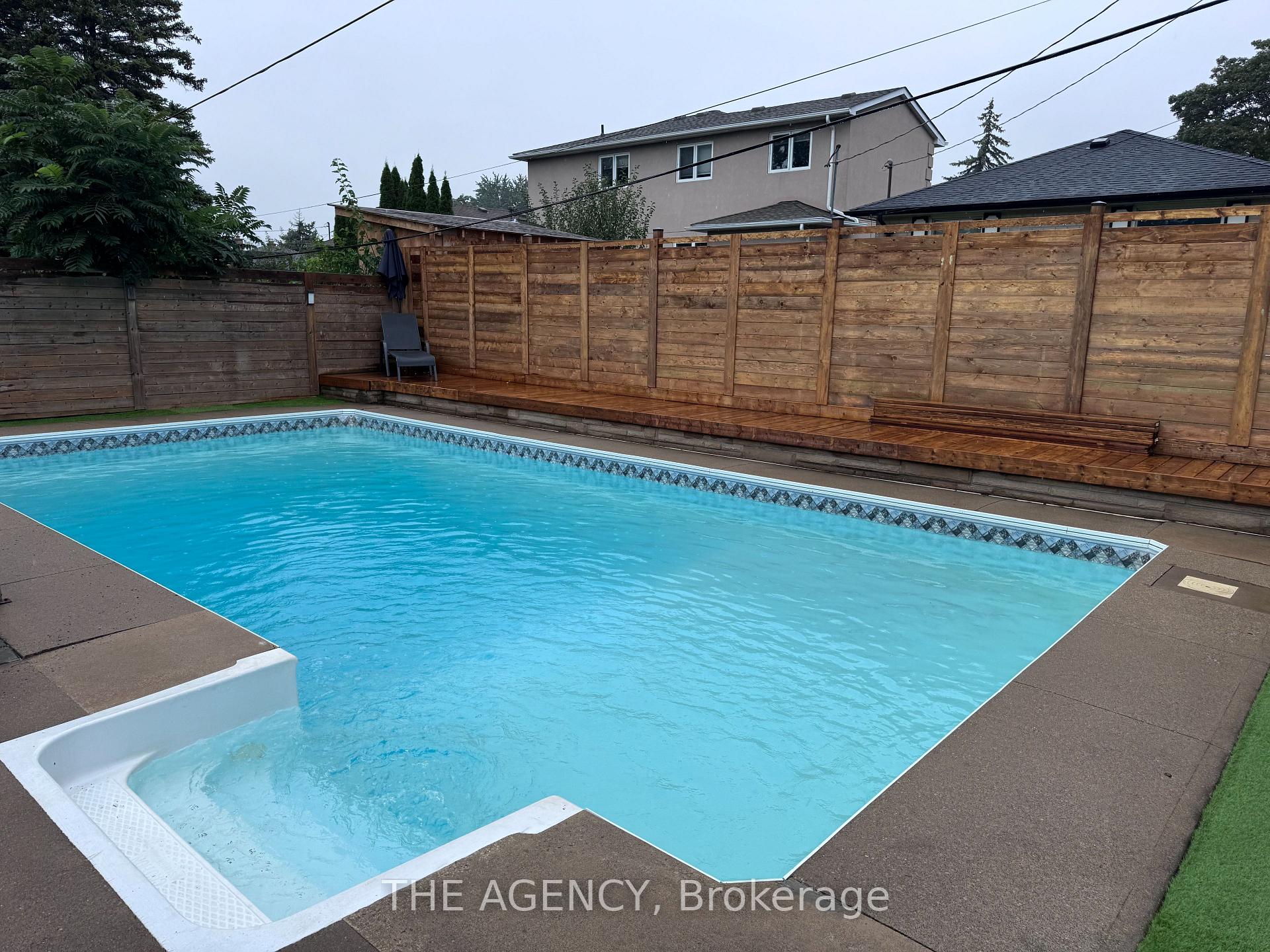 Photo 28 of 14 Wareside Road, Etobicoke, Etobicoke West Mall — HOMEH