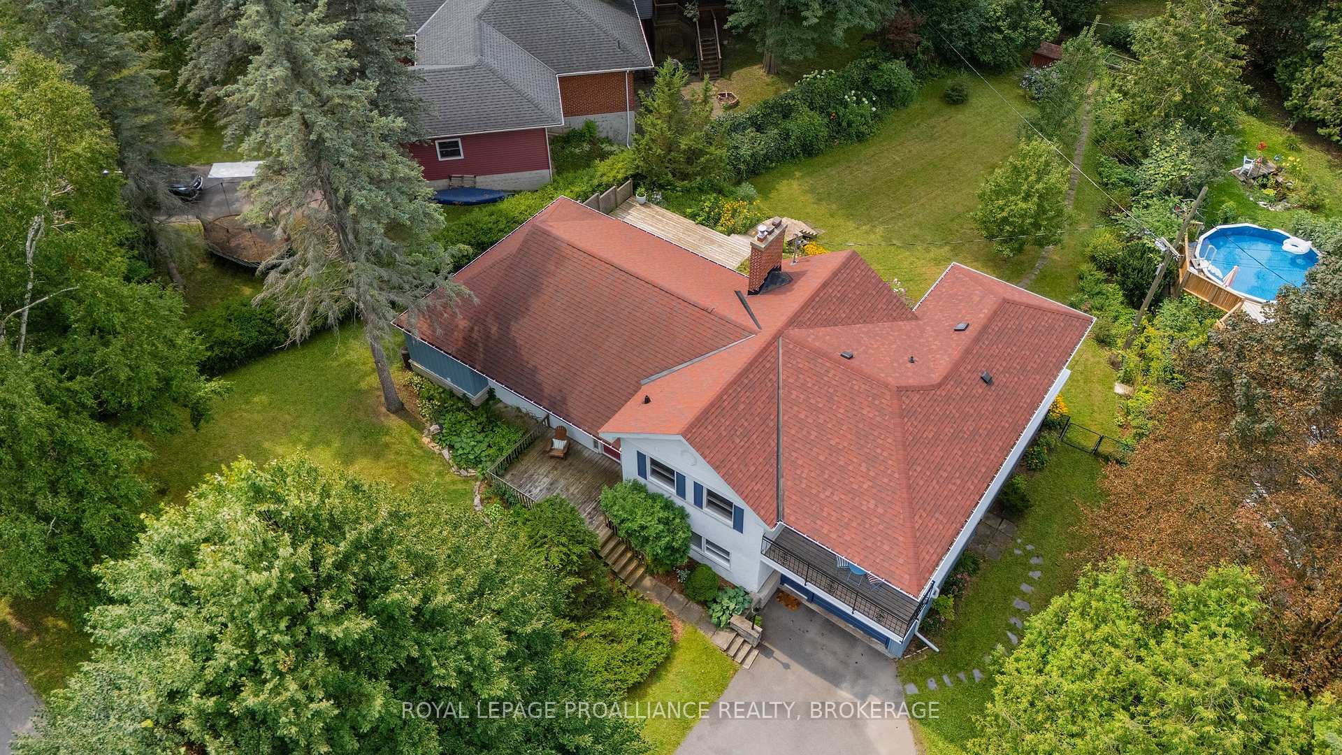 Photo 3 of 6 Grenville Crescent, Kingston, West of Sir John A. Blvd — HOMEH