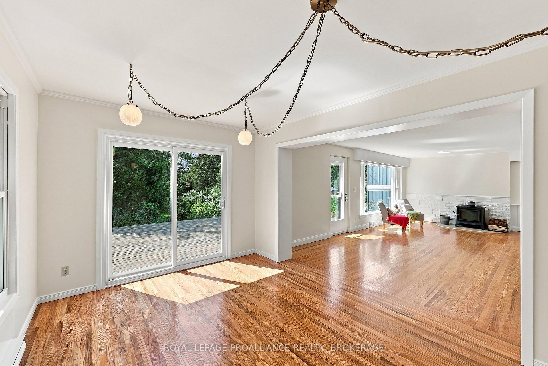 Photo 10 of 6 Grenville Crescent, Kingston, West of Sir John A. Blvd — HOMEH