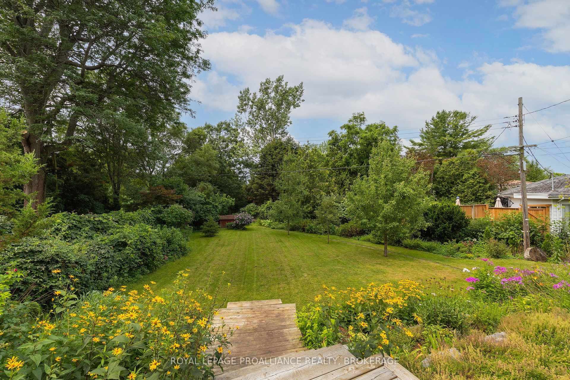 Photo 11 of 6 Grenville Crescent, Kingston, West of Sir John A. Blvd — HOMEH