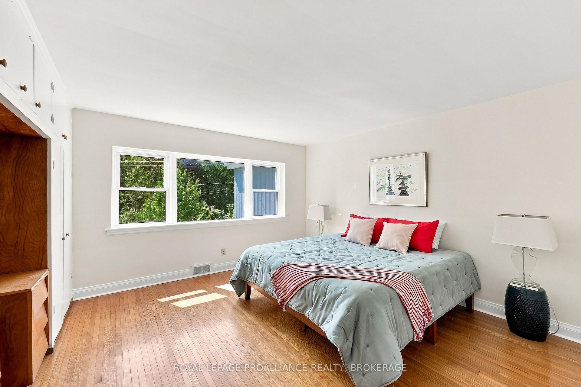 Photo 20 of 6 Grenville Crescent, Kingston, West of Sir John A. Blvd — HOMEH