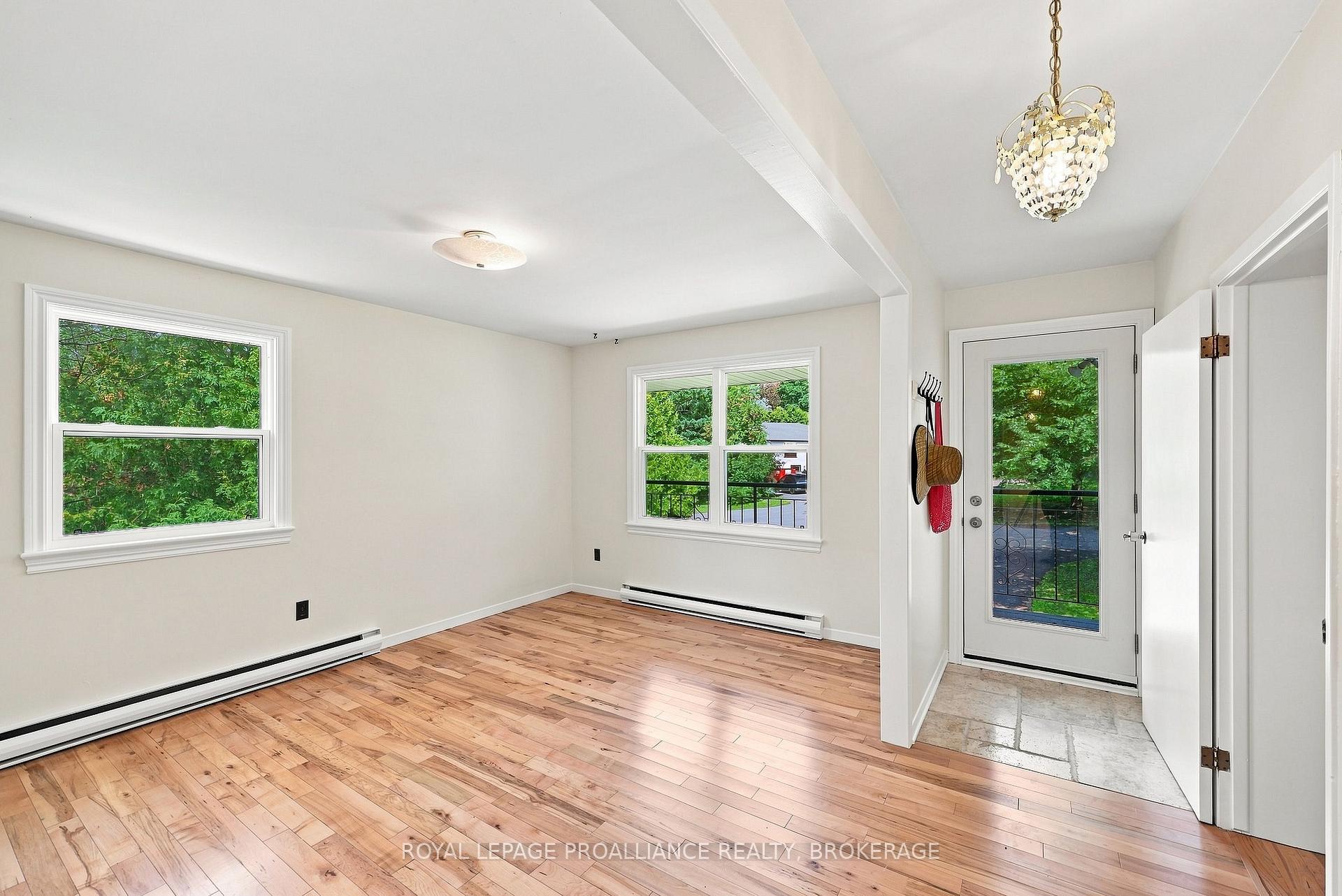 Photo 26 of 6 Grenville Crescent, Kingston, West of Sir John A. Blvd — HOMEH
