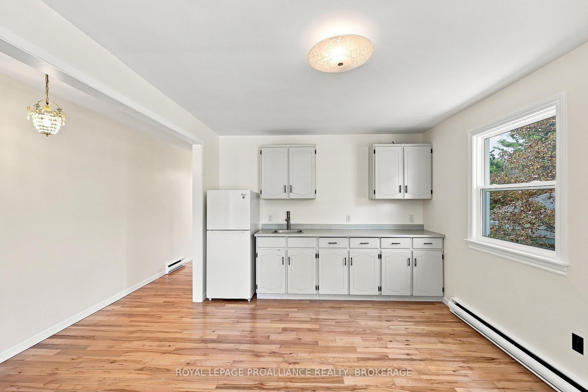 Photo 29 of 6 Grenville Crescent, Kingston, West of Sir John A. Blvd — HOMEH