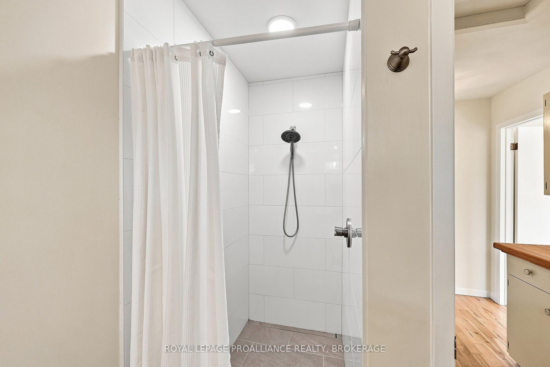 Photo 32 of 6 Grenville Crescent, Kingston, West of Sir John A. Blvd — HOMEH