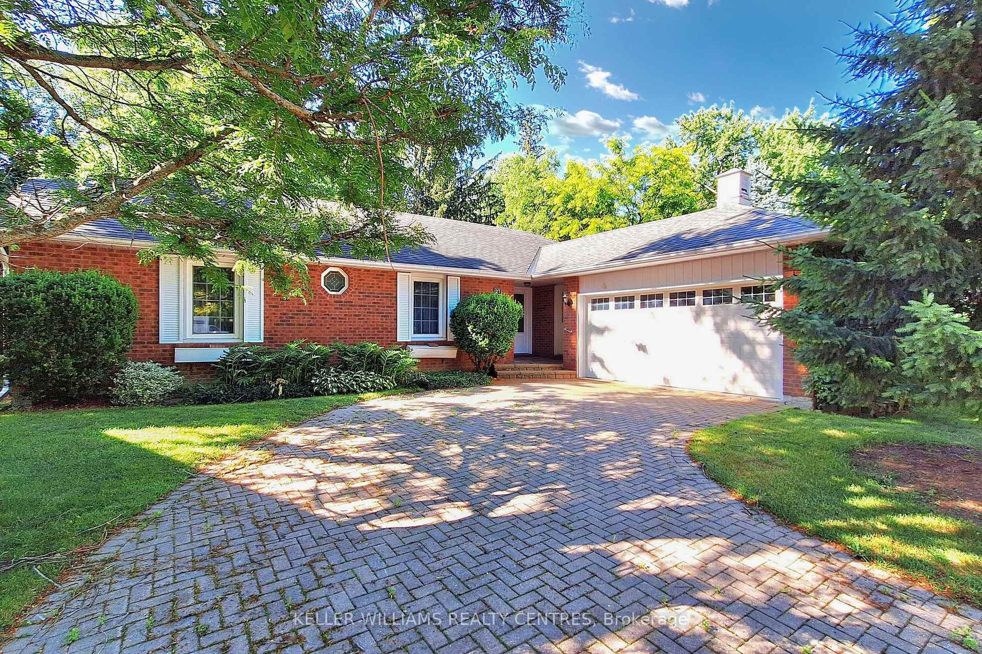 Photo 2 of 27 Hawthorne Lane, Aurora, Aurora Village — HOMEH