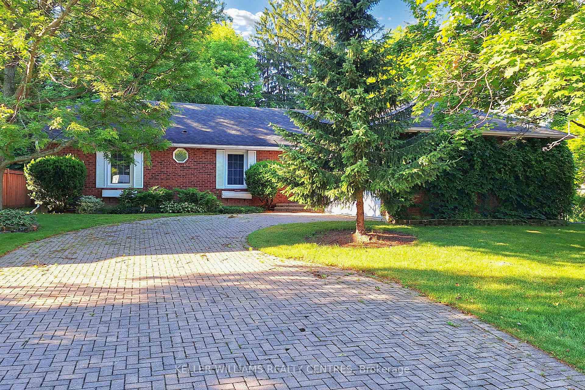 Photo 6 of 27 Hawthorne Lane, Aurora, Aurora Village — HOMEH