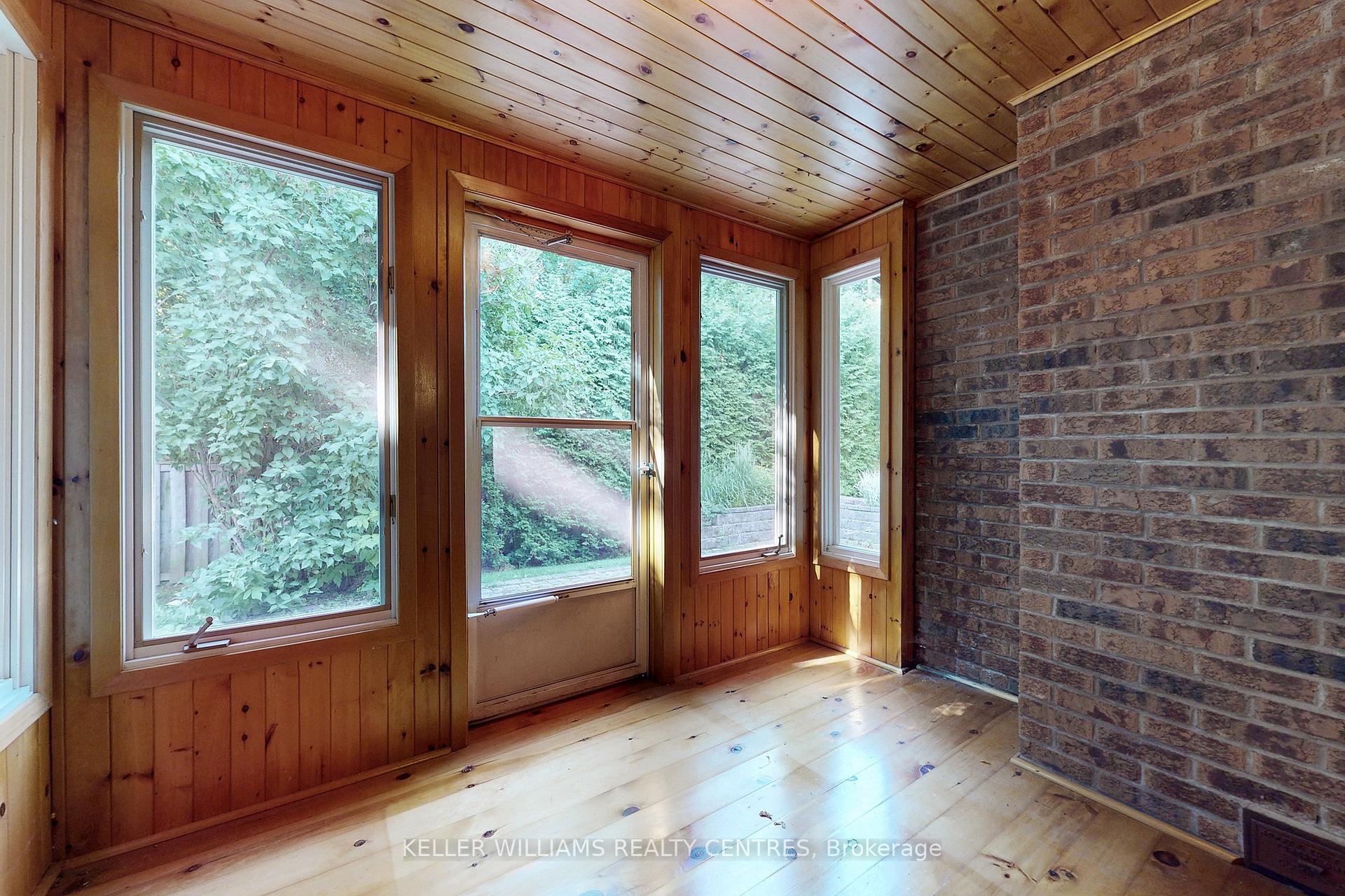 Photo 17 of 27 Hawthorne Lane, Aurora, Aurora Village — HOMEH