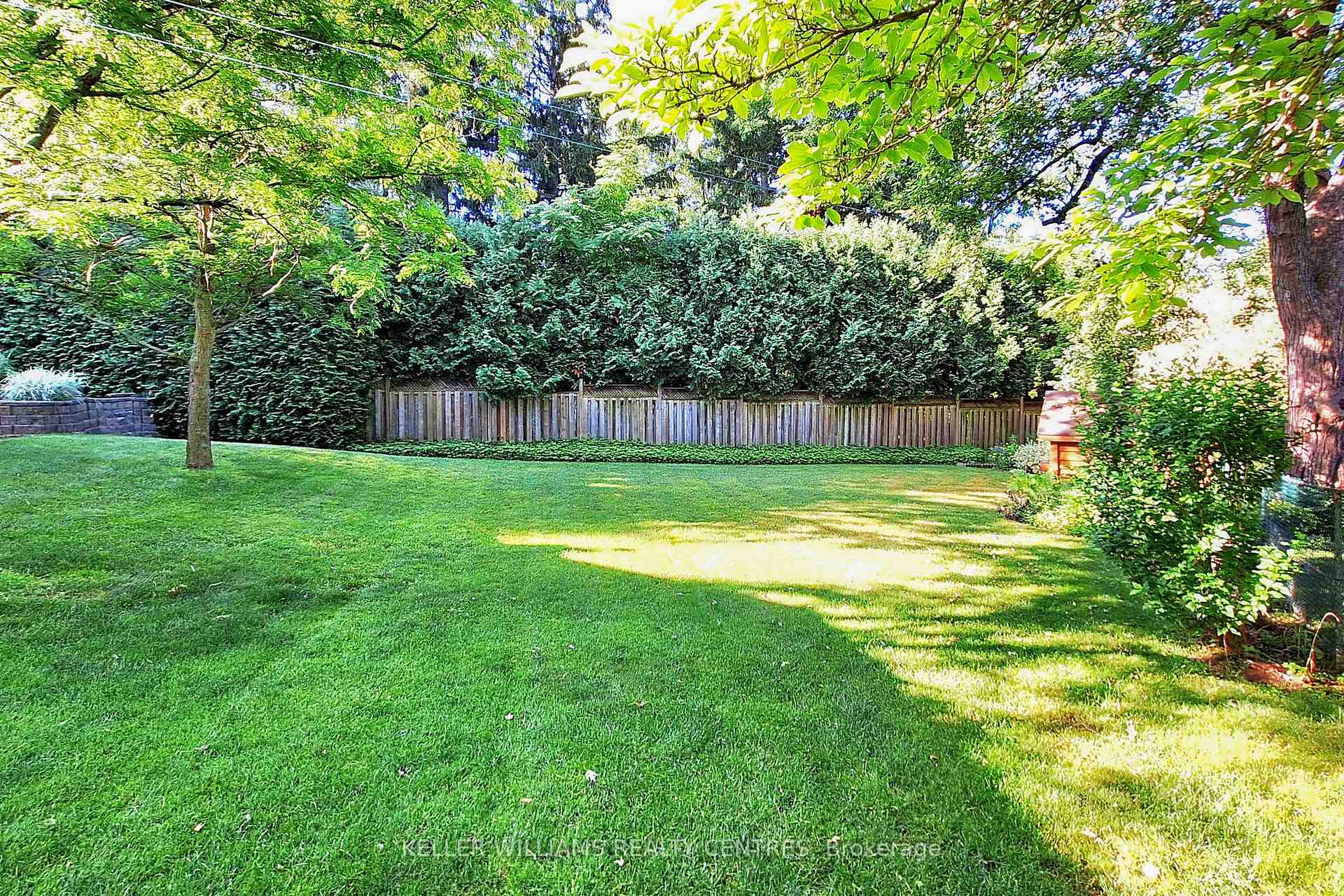 Photo 32 of 27 Hawthorne Lane, Aurora, Aurora Village — HOMEH
