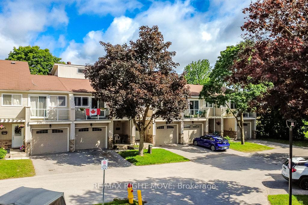 Photo 3 of Unit 31, 12 Lankin Boulevard, Orillia — HOMEH