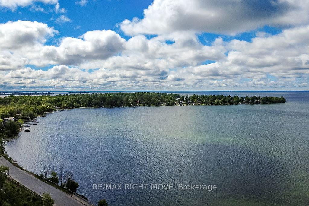 Photo 4 of Unit 31, 12 Lankin Boulevard, Orillia — HOMEH