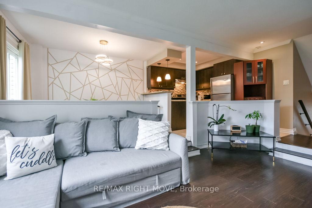 Photo 13 of Unit 31, 12 Lankin Boulevard, Orillia — HOMEH