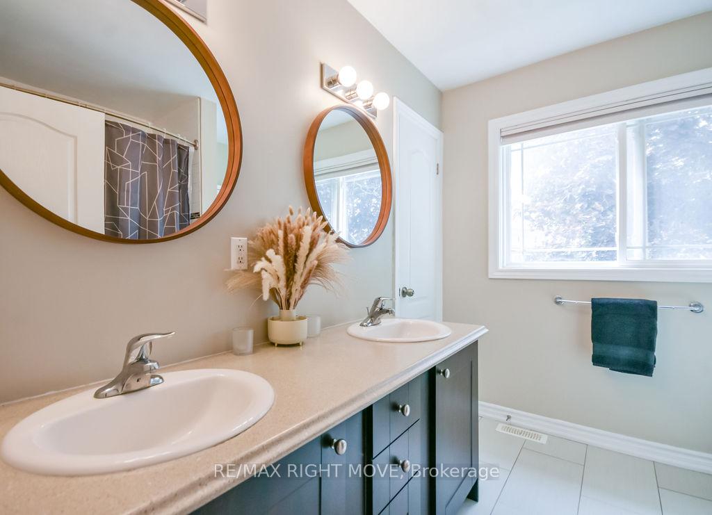 Photo 23 of Unit 31, 12 Lankin Boulevard, Orillia — HOMEH