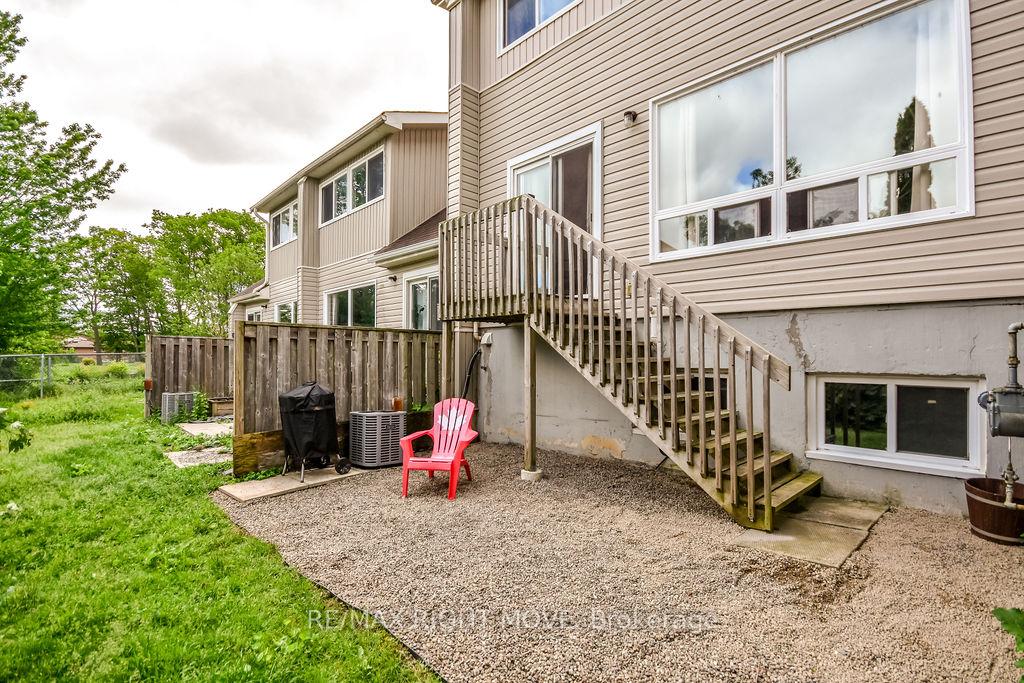 Photo 37 of Unit 31, 12 Lankin Boulevard, Orillia — HOMEH