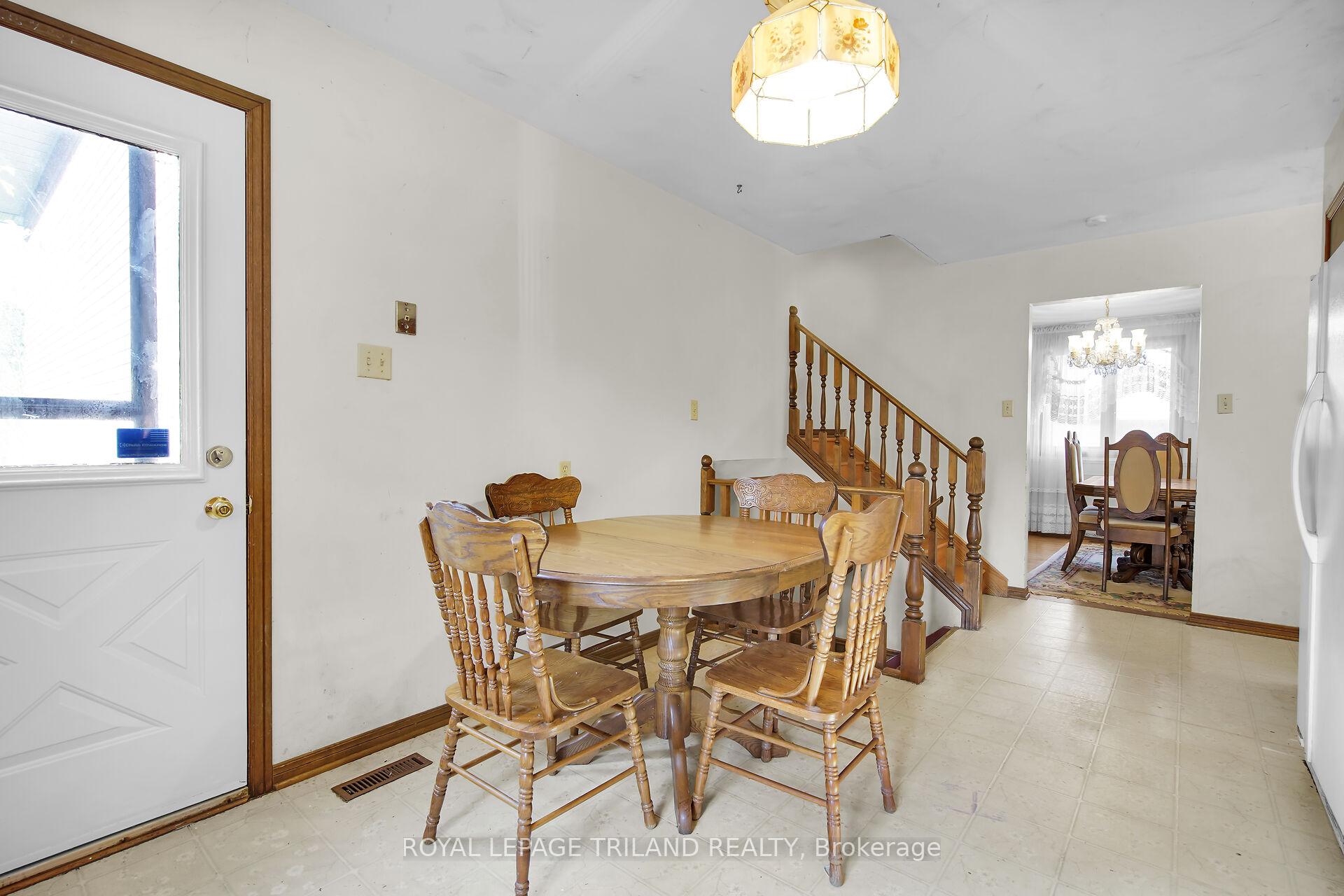 Photo 10 of 42 Applegreen Grove, London, South N — HOMEH