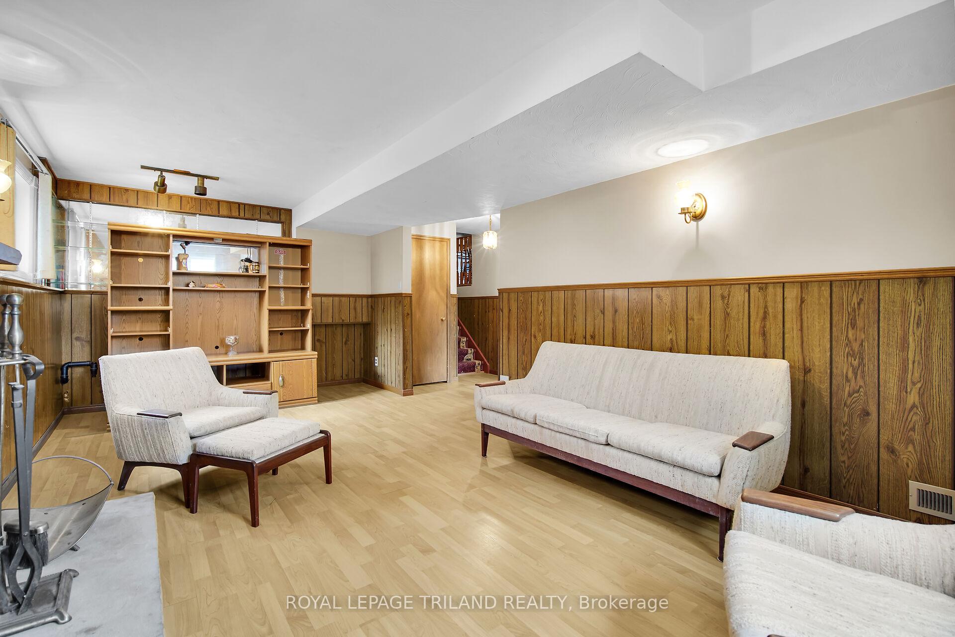 Photo 18 of 42 Applegreen Grove, London, South N — HOMEH