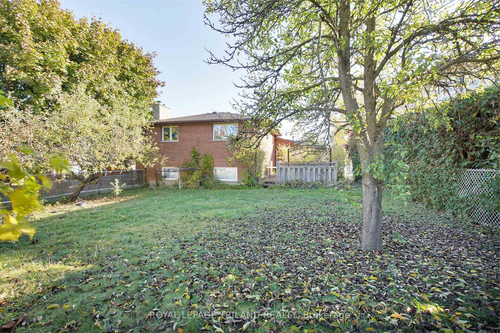 Photo 32 of 42 Applegreen Grove, London, South N — HOMEH