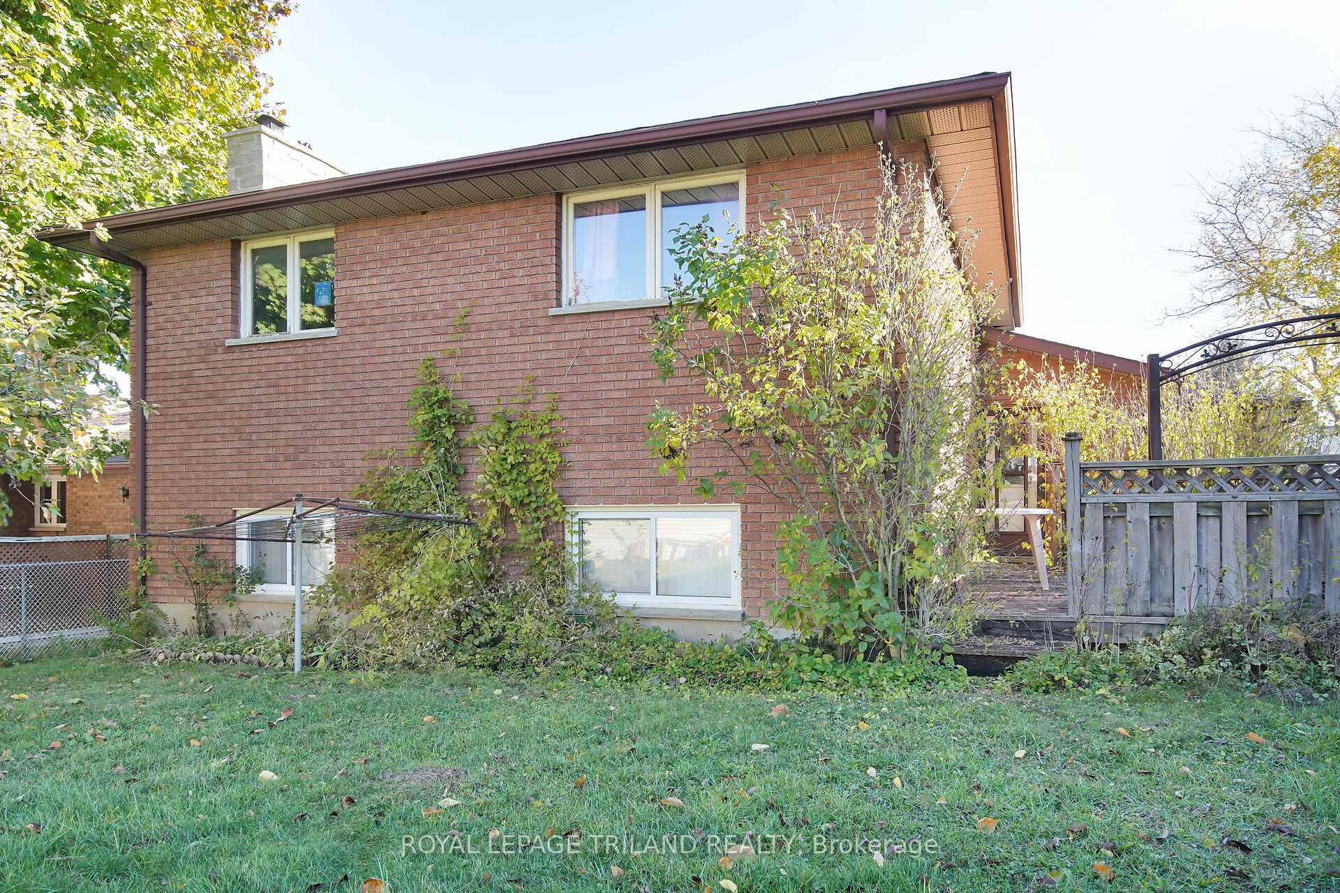 Photo 33 of 42 Applegreen Grove, London, South N — HOMEH