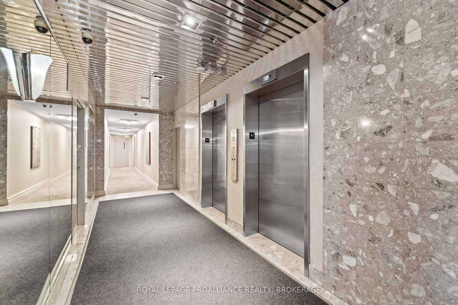 Photo 3 of Unit 1401, 1000 King Street W, Kingston, Central City West — HOMEH