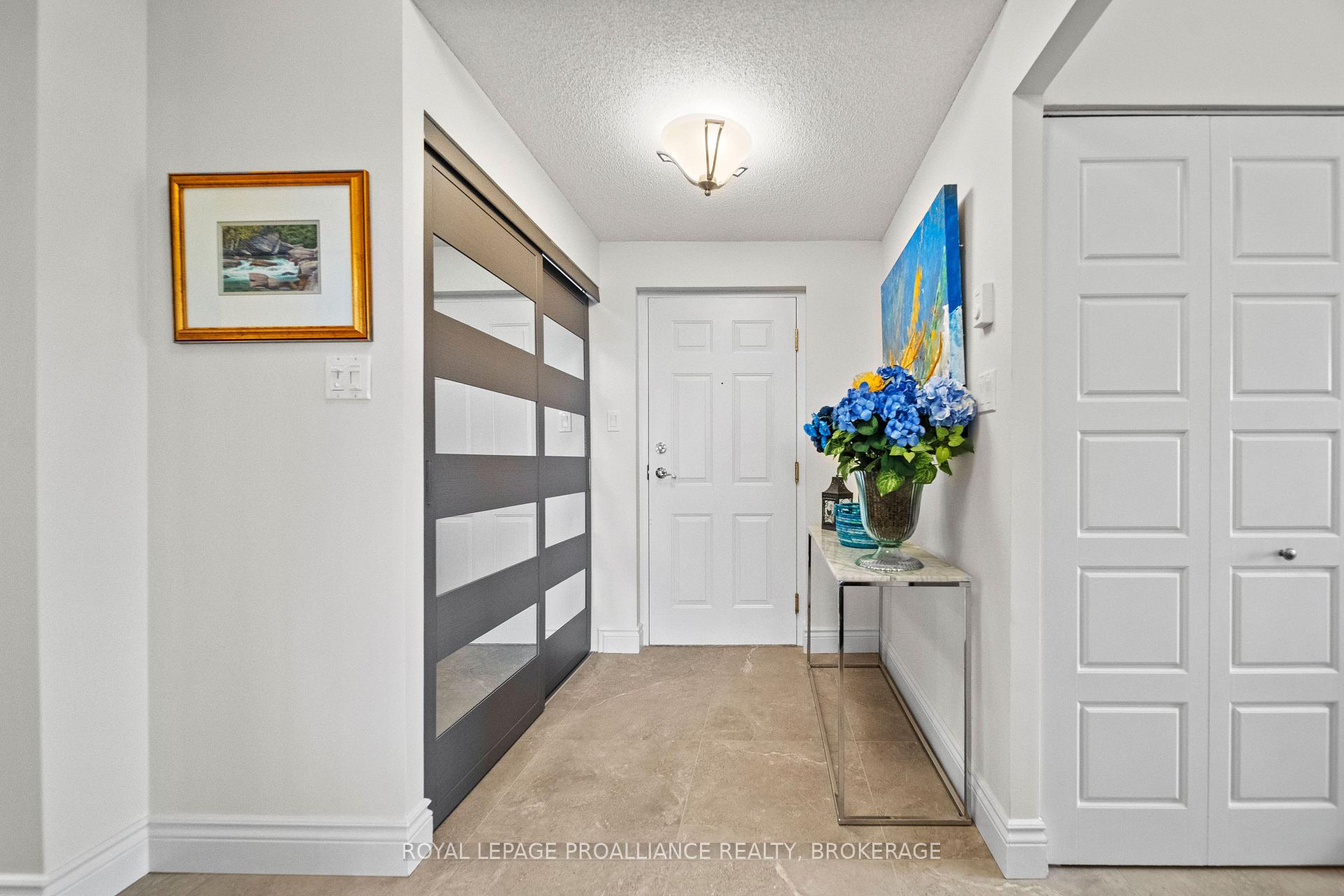 Photo 4 of Unit 1401, 1000 King Street W, Kingston, Central City West — HOMEH