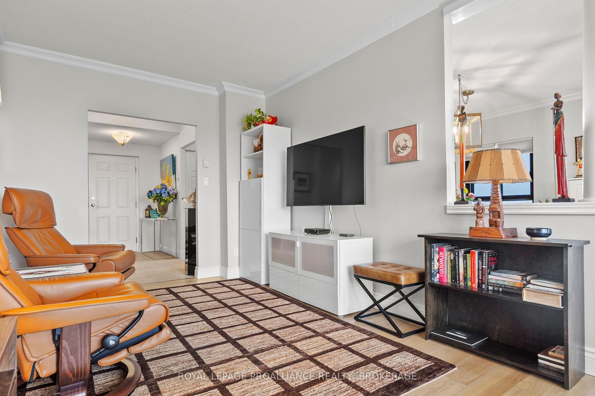 Photo 8 of Unit 1401, 1000 King Street W, Kingston, Central City West — HOMEH