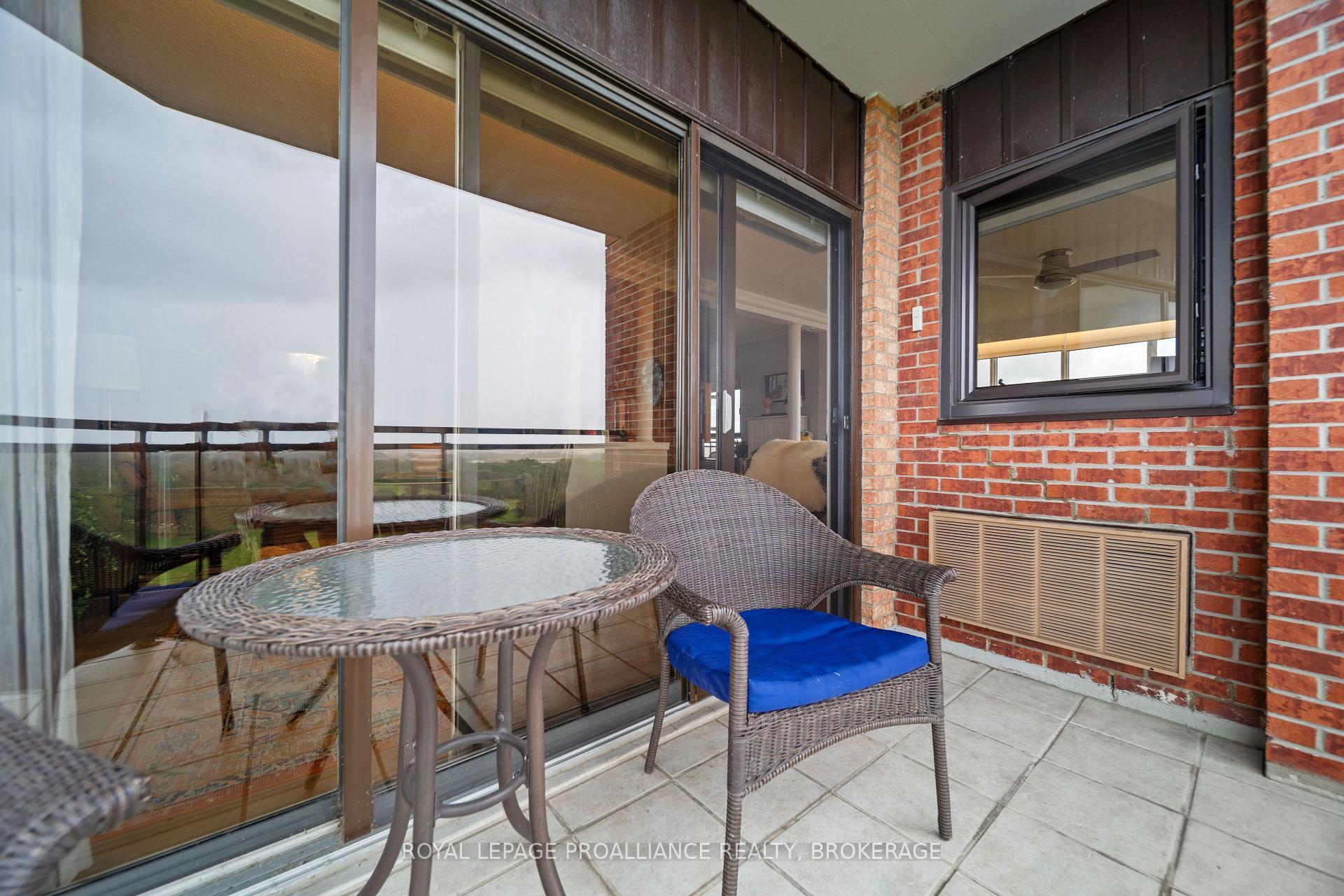 Photo 12 of Unit 1401, 1000 King Street W, Kingston, Central City West — HOMEH