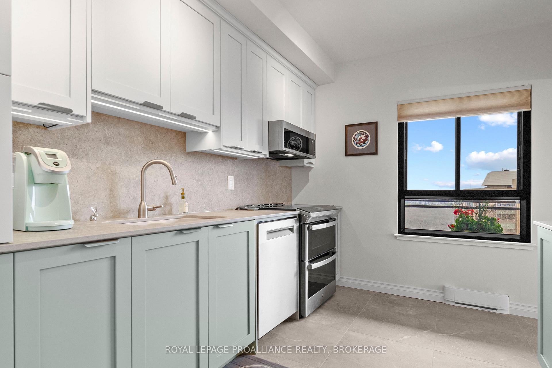 Photo 21 of Unit 1401, 1000 King Street W, Kingston, Central City West — HOMEH