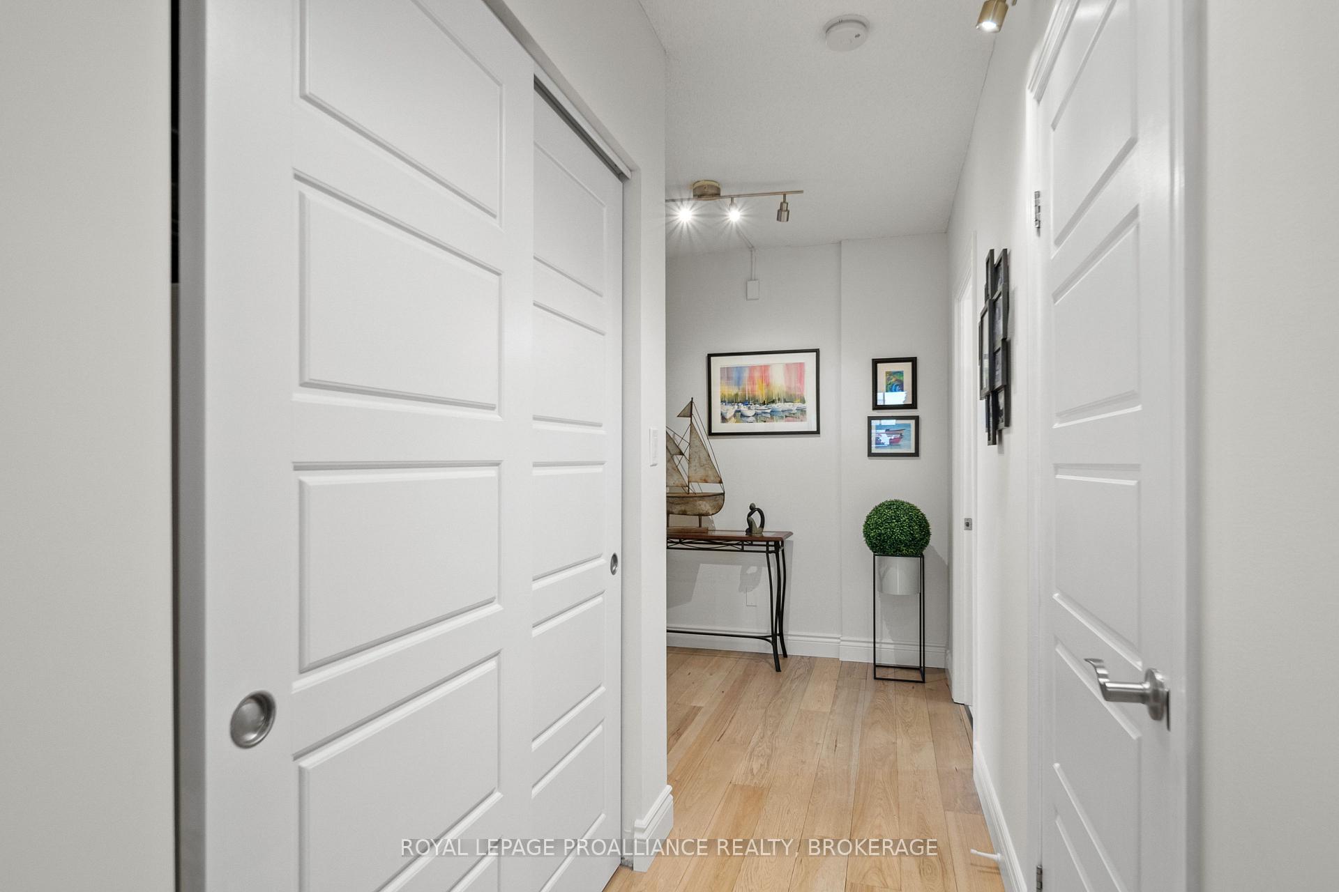 Photo 26 of Unit 1401, 1000 King Street W, Kingston, Central City West — HOMEH