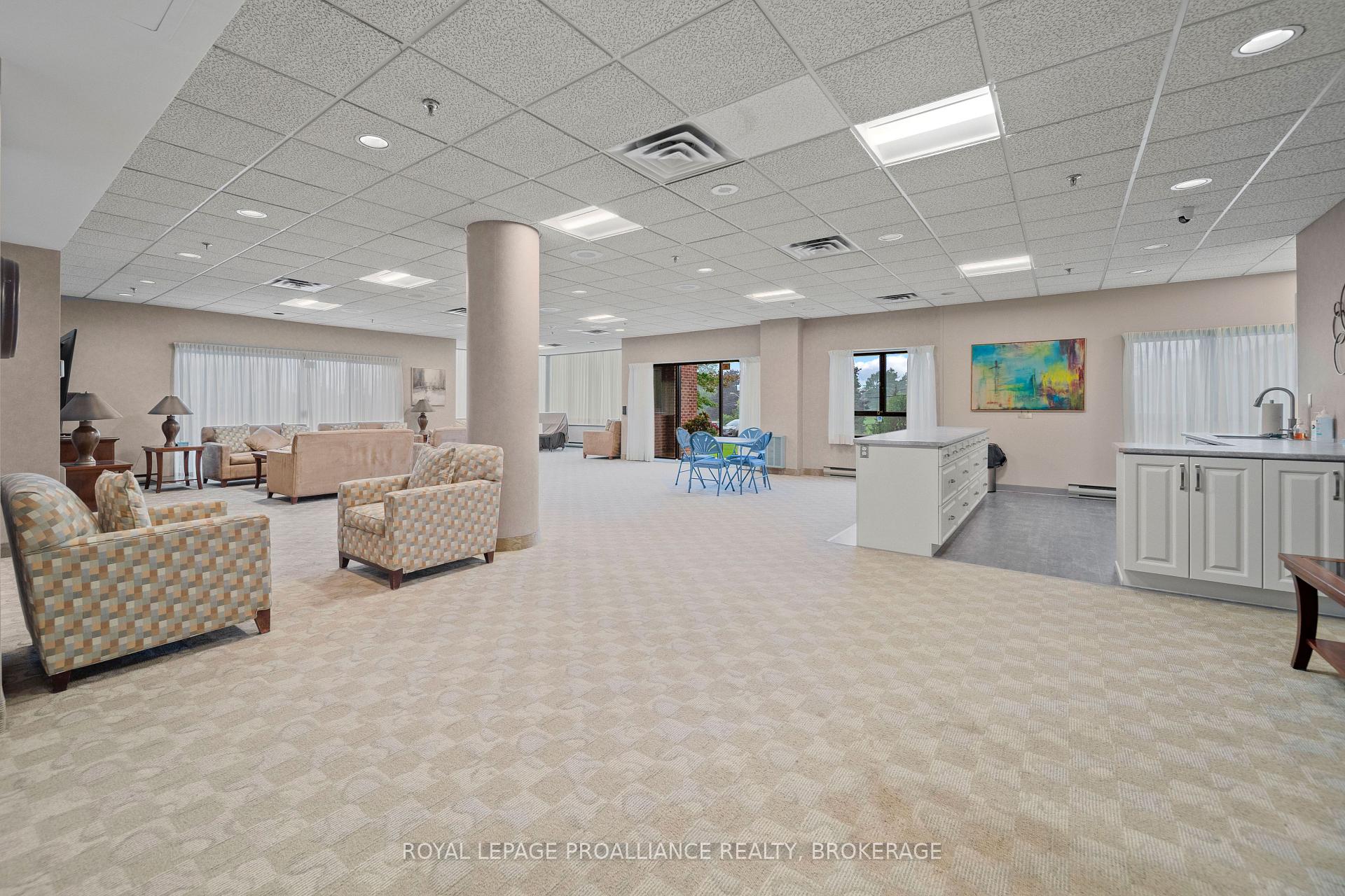 Photo 38 of Unit 1401, 1000 King Street W, Kingston, Central City West — HOMEH