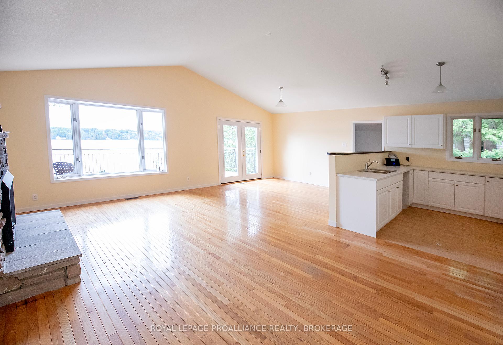 Photo 2 of 4502 Red Maple Lane, Frontenac, Frontenac South — HOMEH