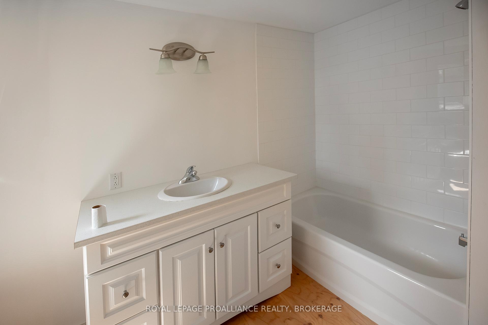 Photo 14 of 4502 Red Maple Lane, Frontenac, Frontenac South — HOMEH