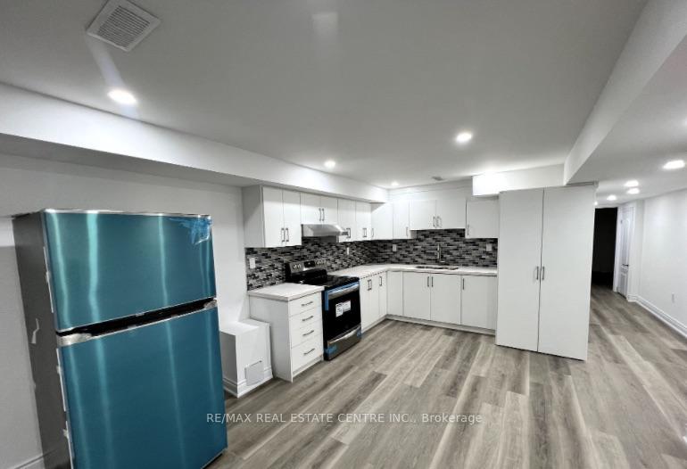 Photo 1 of Unit Basement Unit, 20 Quinton Ridge, Brampton, Bram West — HOMEH