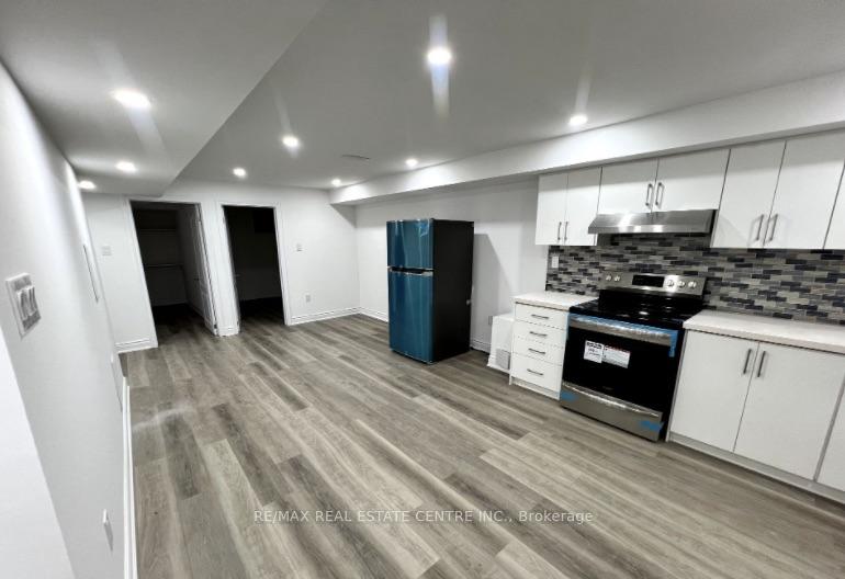 Photo 2 of Unit Basement Unit, 20 Quinton Ridge, Brampton, Bram West — HOMEH