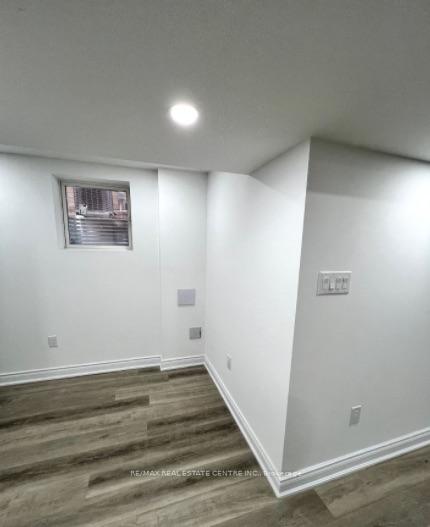 Photo 4 of Unit Basement Unit, 20 Quinton Ridge, Brampton, Bram West — HOMEH