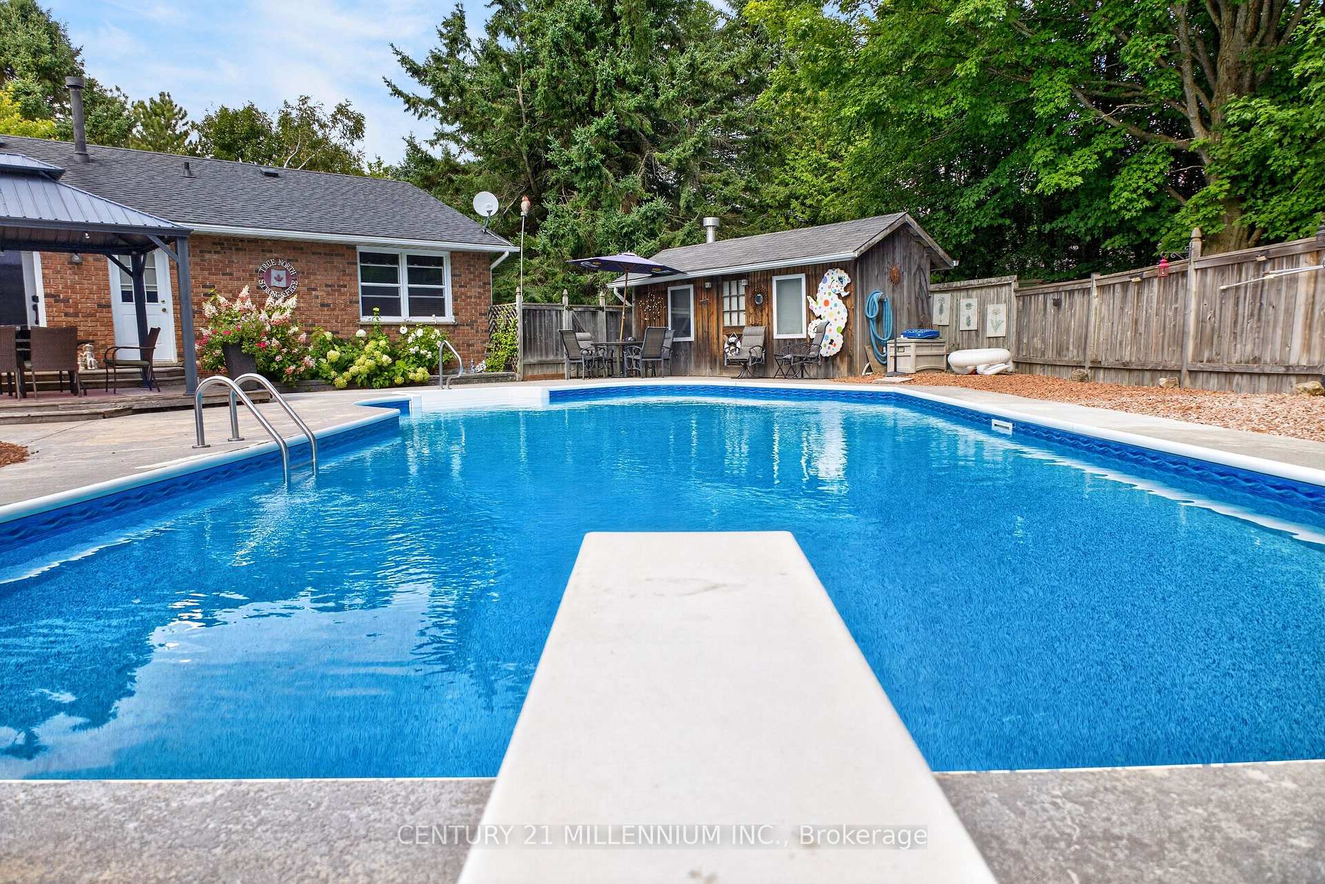 Photo 17 of 65 Maplewood Drive, Amaranth, Rural Amaranth — HOMEH